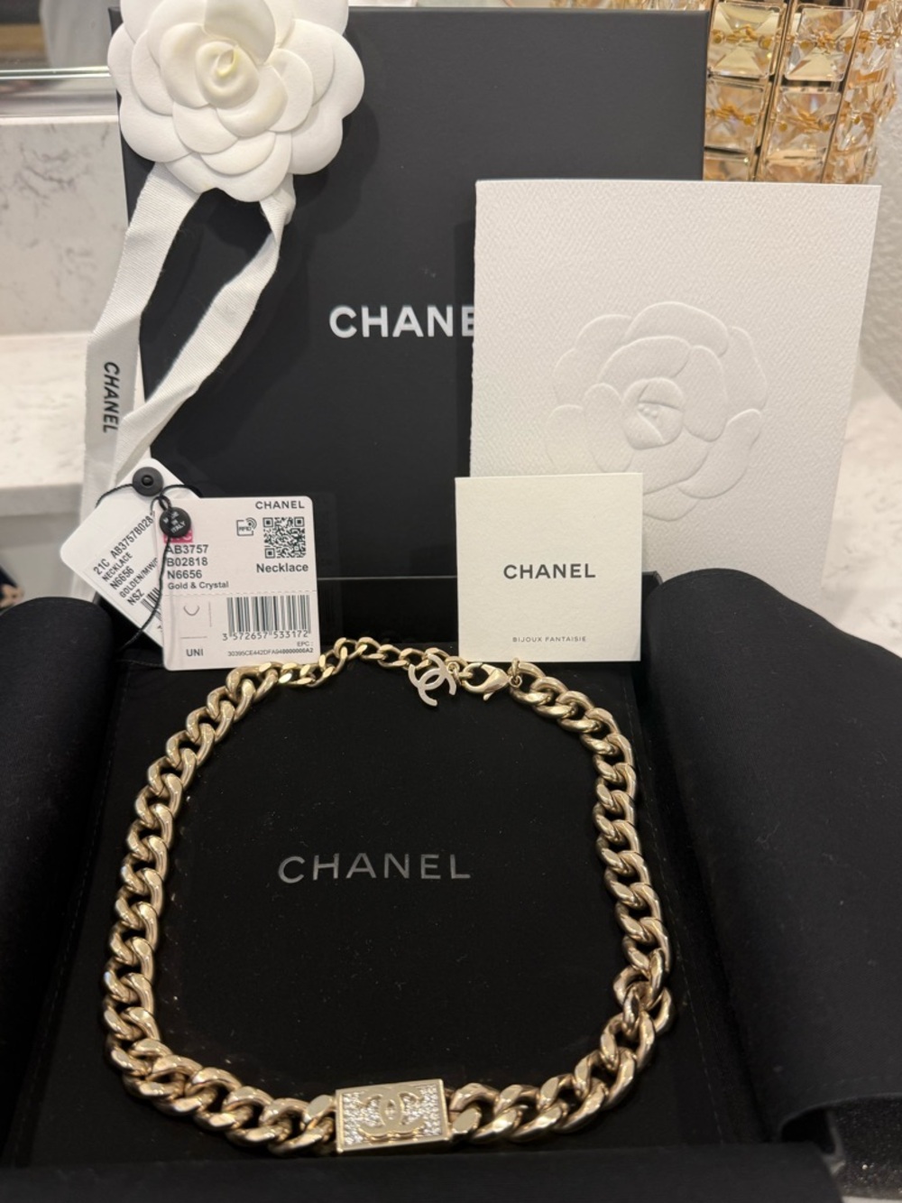 CHANEL Gold-Tone Curb Chain Choker Necklace with Crystal CC Emblem